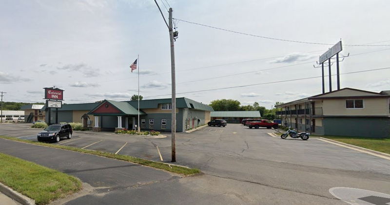 Colonial Inn (Crescent Motel) - From Web Listing (newer photo)